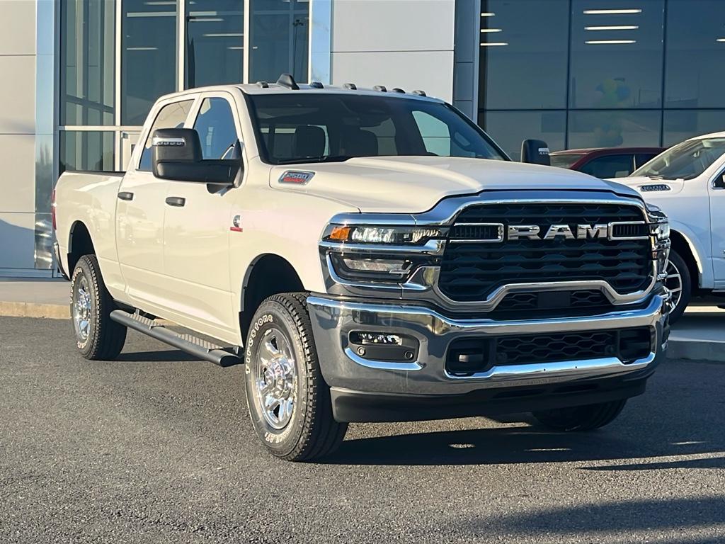 2025 Ram 2500 Tradesman photo 3