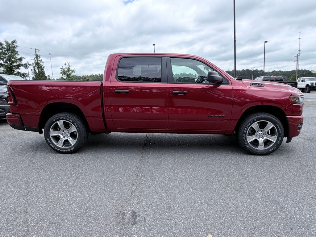 New 2026 Ram 1500 EXPRESS CREW CAB 4X2 5'7 BOX Pickup