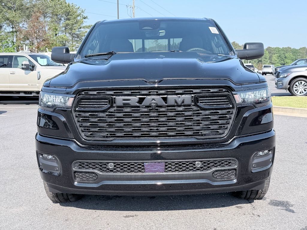 New 2026 Ram 1500 EXPRESS CREW CAB 4X2 5'7 BOX Pickup
