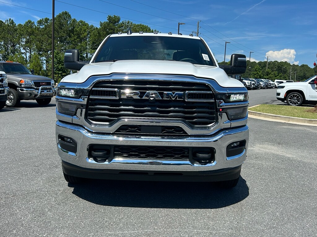 2025 Ram 3500 Tradesman photo 2