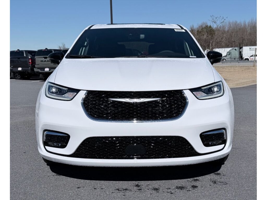 New 2026 Chrysler Pacifica LIMITED Passenger Van