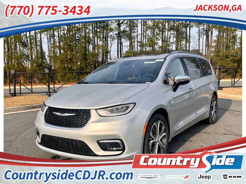 2026 Chrysler Pacifica Pinnacle's photo