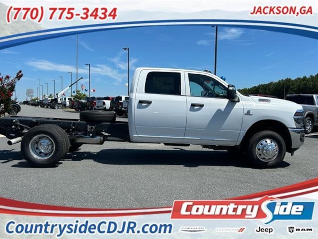 New 2025 Ram 3500 Chassis Cab 3500 TRADESMAN CREW CAB CHASSIS 4X4 60' CA Pickup