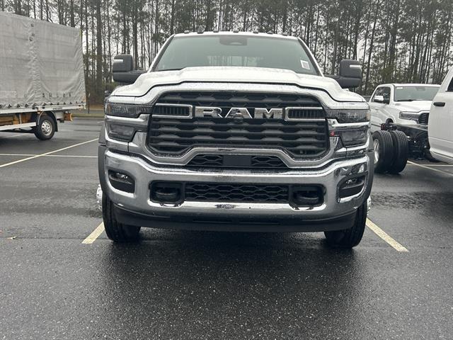 2026 Ram 5500 Tradesman photo 2