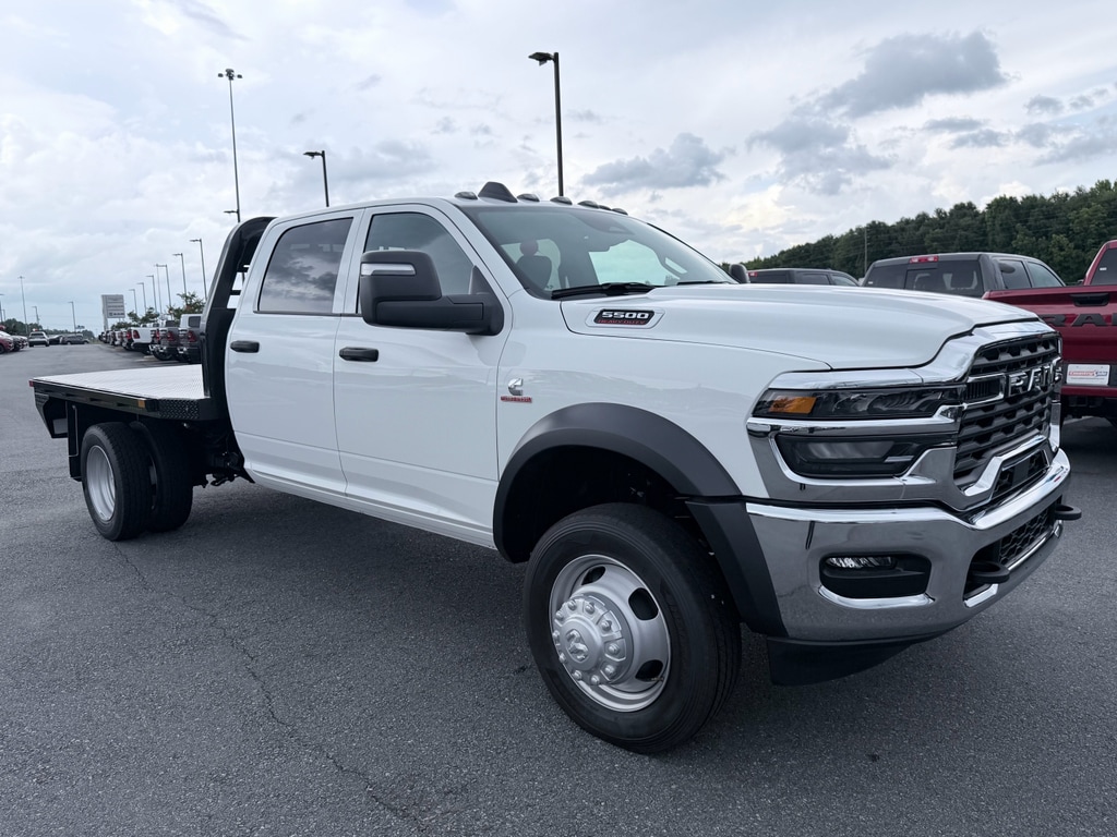 New 2026 Ram 5500 Chassis Cab TRADESMAN CREW 4X4 60' CA Pickup