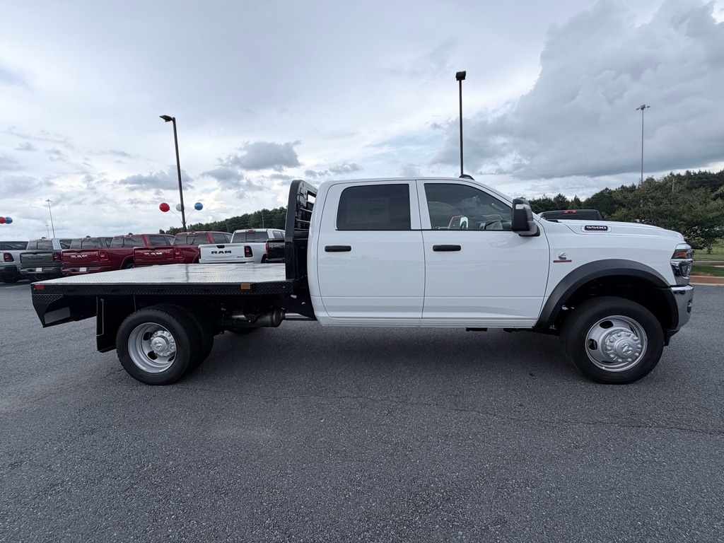 New 2026 Ram 5500 Chassis Cab TRADESMAN CREW 4X4 60' CA Pickup