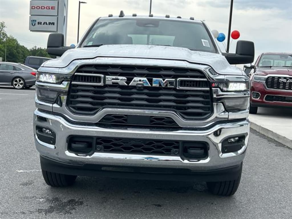 New 2025 Ram 2500 TRADESMAN CREW CAB 4X4 6'4 BOX Pickup