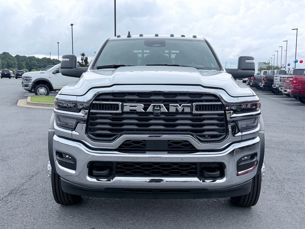 New 2026 Ram 5500 Chassis Cab TRADESMAN CREW 4X4 60' CA Pickup
