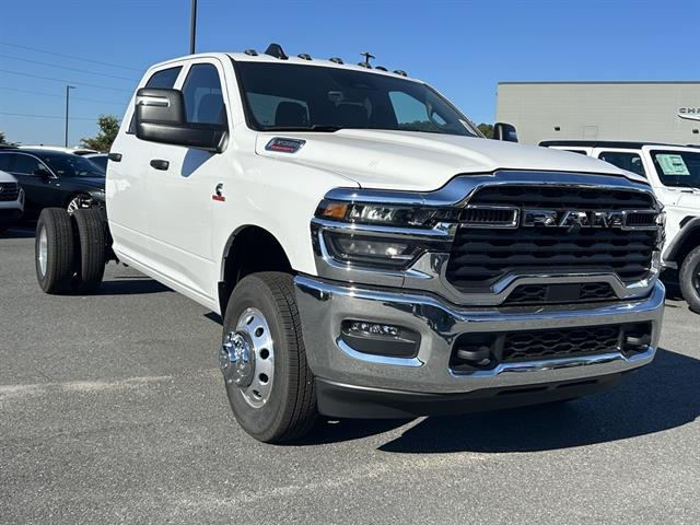 2026 Ram 3500 Tradesman photo 2