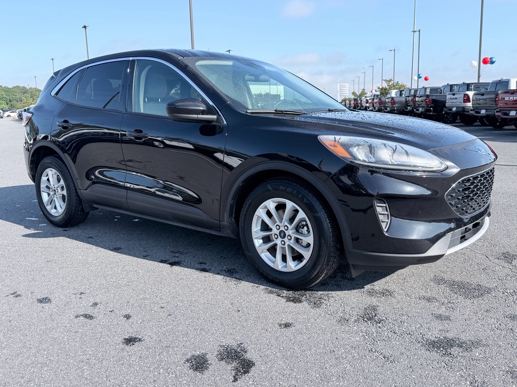 Used 2020 Ford Escape SE with VIN 1FMCU0G66LUA82451 for sale in Jackson, GA