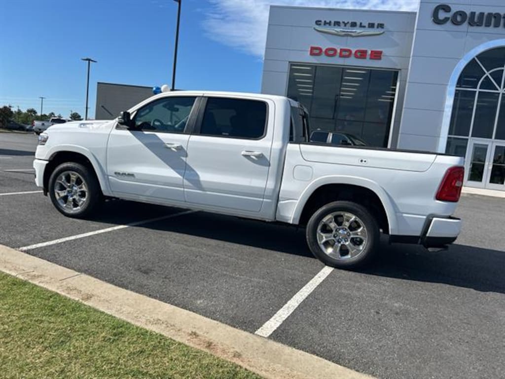 New 2026 Ram 1500 BIG HORN CREW CAB 4X4 5'7 BOX Pickup