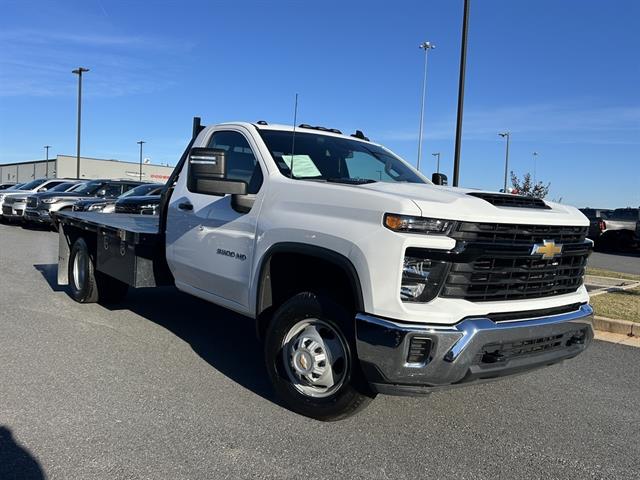 2024 Chevrolet Silverado 3500HD Work Truck photo 2