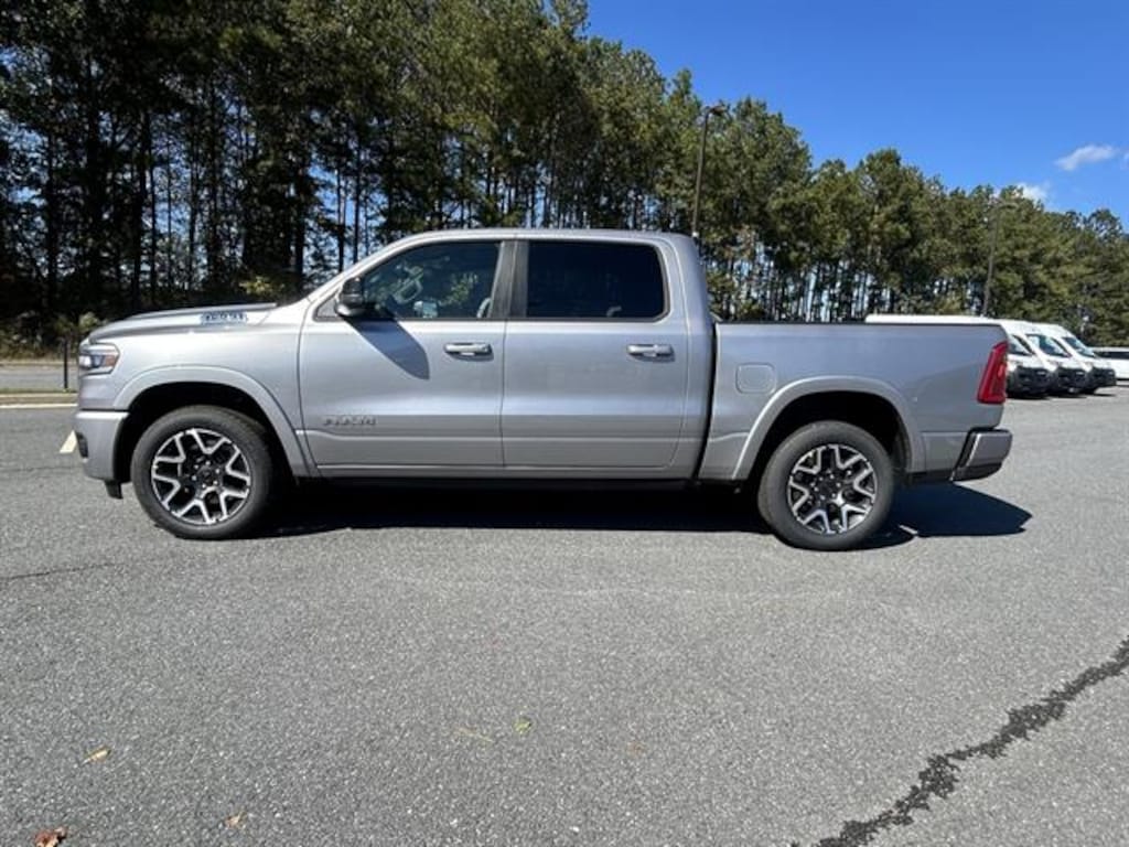 New 2026 Ram 1500 LARAMIE CREW CAB 4X4 5'7 BOX Pickup