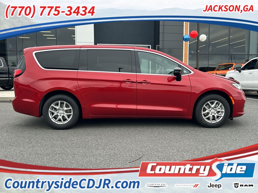 2026 Chrysler Pacifica Passenger Van 