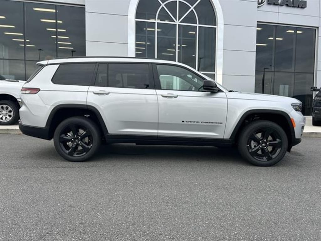New 2025 Jeep Grand Cherokee L ALTITUDE X 4X2 Sport Utility