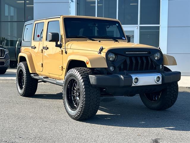 2014 Jeep Wrangler Unlimited Altitude photo 2