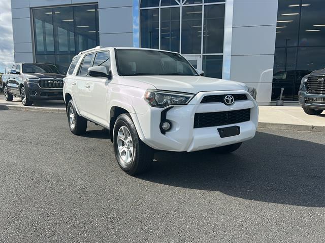 2018 Toyota 4Runner SR5 photo 3