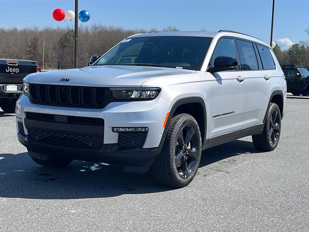 2025 Jeep Grand Cherokee L photo 3