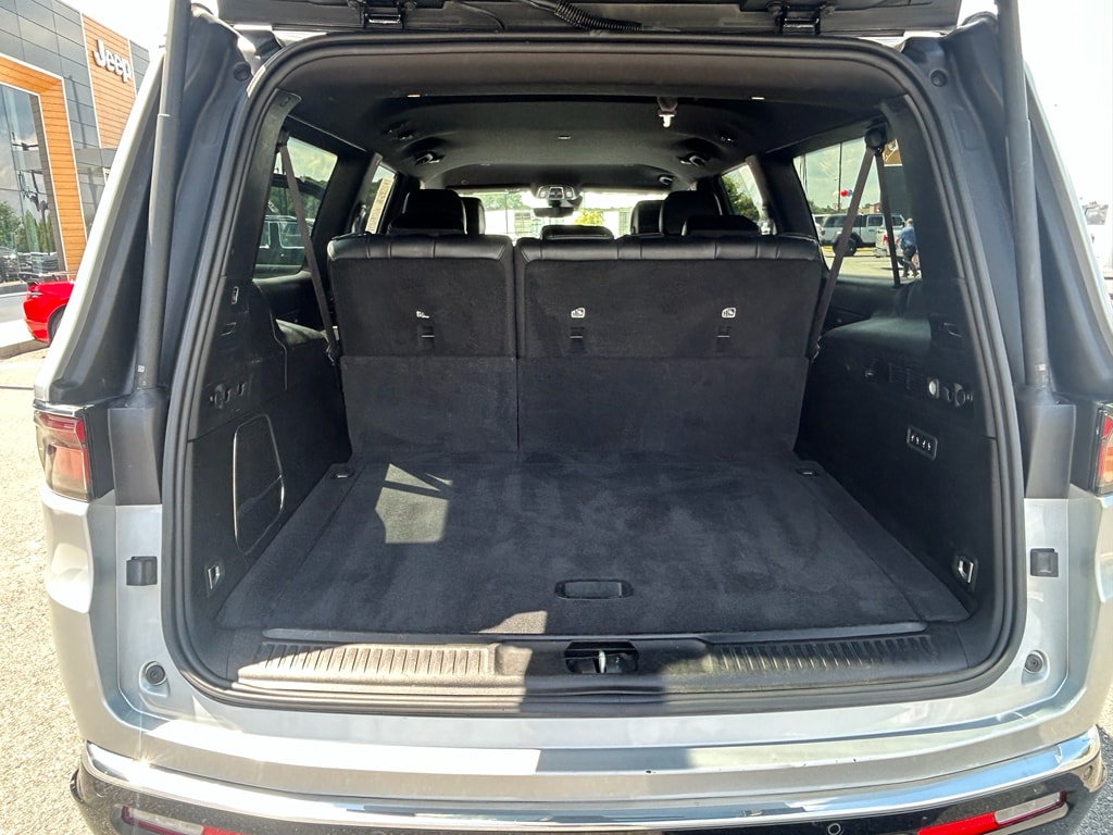 2024 Jeep Wagoneer L Series II - Photo 9