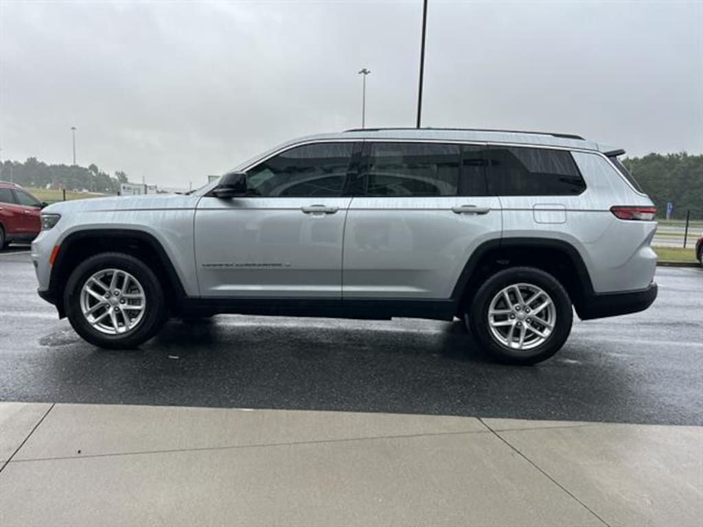 Used 2024 Jeep Grand Cherokee L Laredo X SUV