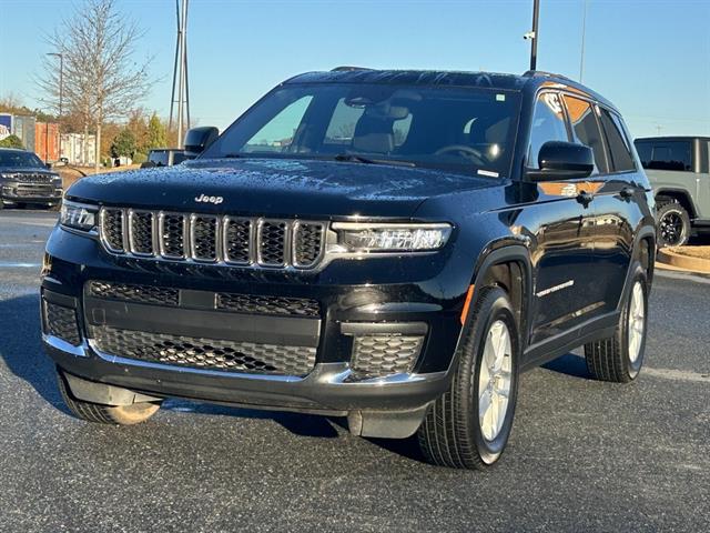 2024 Jeep Grand Cherokee L Laredo's photo