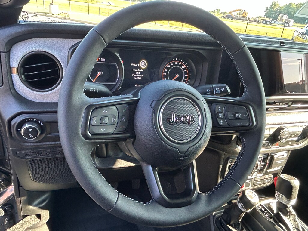 2025 Jeep Gladiator Willys - Photo 9