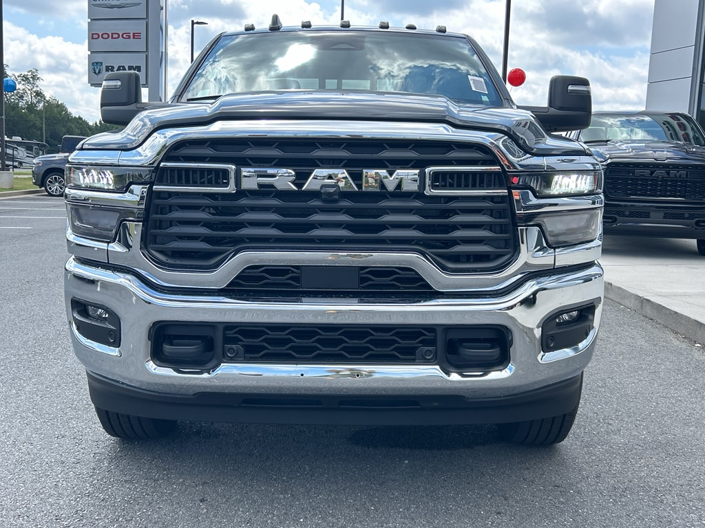 2025 RAM 2500 Tradesman - Photo 3