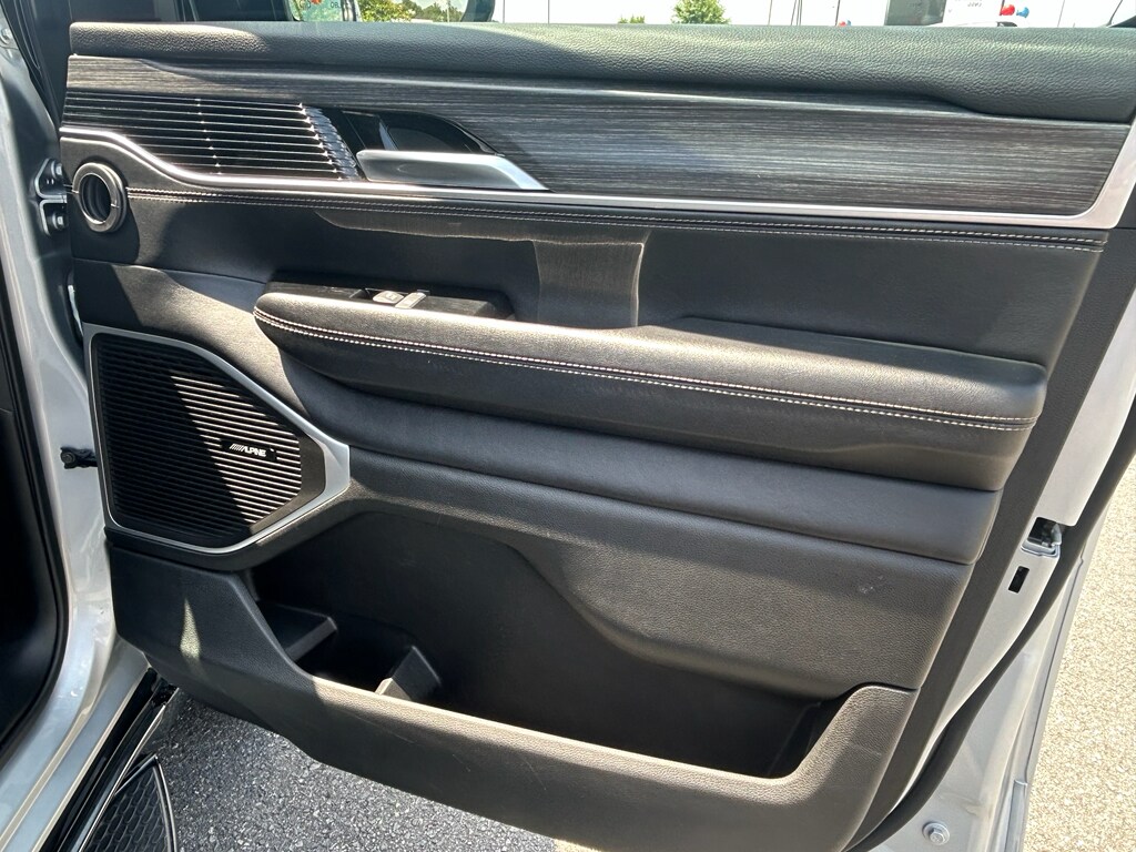 2024 Jeep Wagoneer L Series II - Photo 25