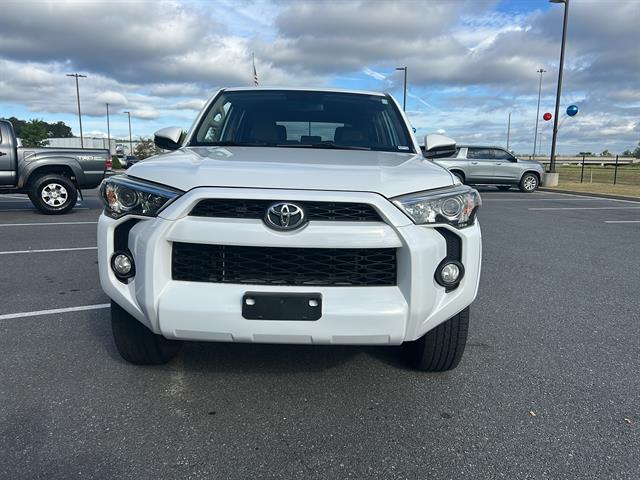2018 Toyota 4Runner SR5 photo 2