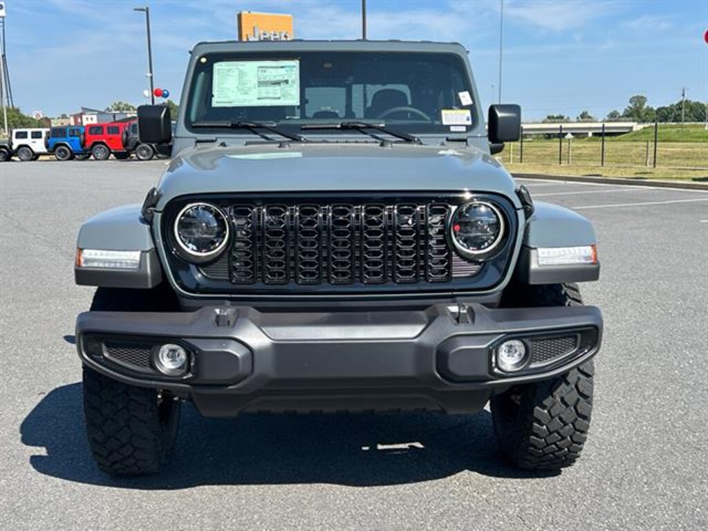 New 2025 Jeep Gladiator WILLYS 4X4 Pickup