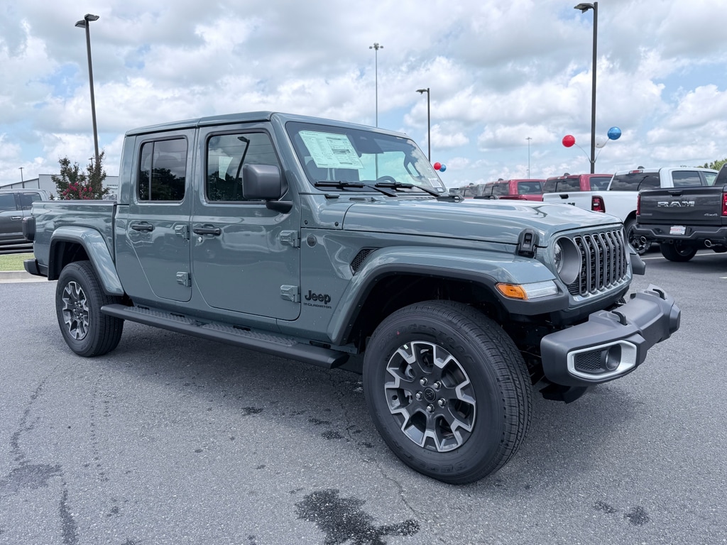 New 2026 Jeep Gladiator SAHARA 4X4 Pickup