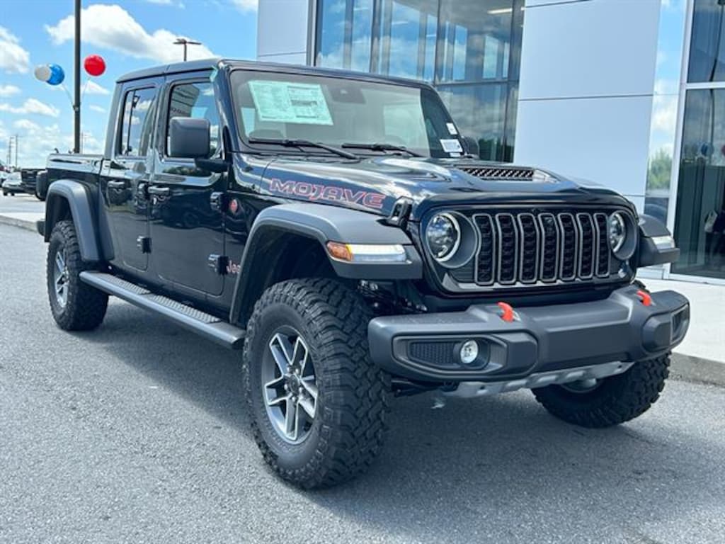 New 2025 Jeep Gladiator MOJAVE 4X4 Pickup