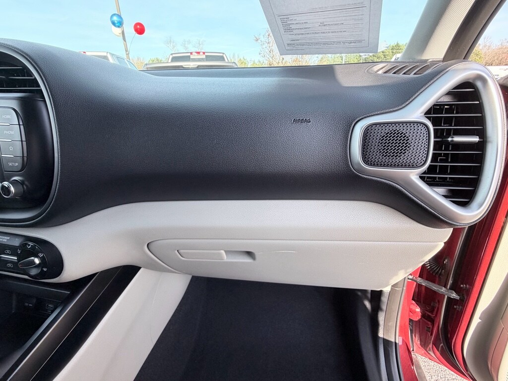 2020 Kia Soul S - Photo 17