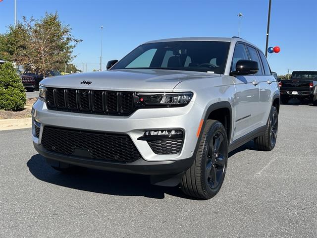 2025 Jeep Grand Cherokee Limited's photo