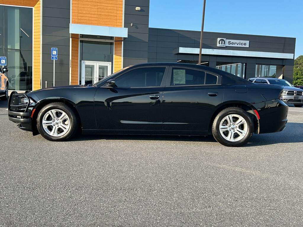 2021 Dodge Charger SXT photo 2