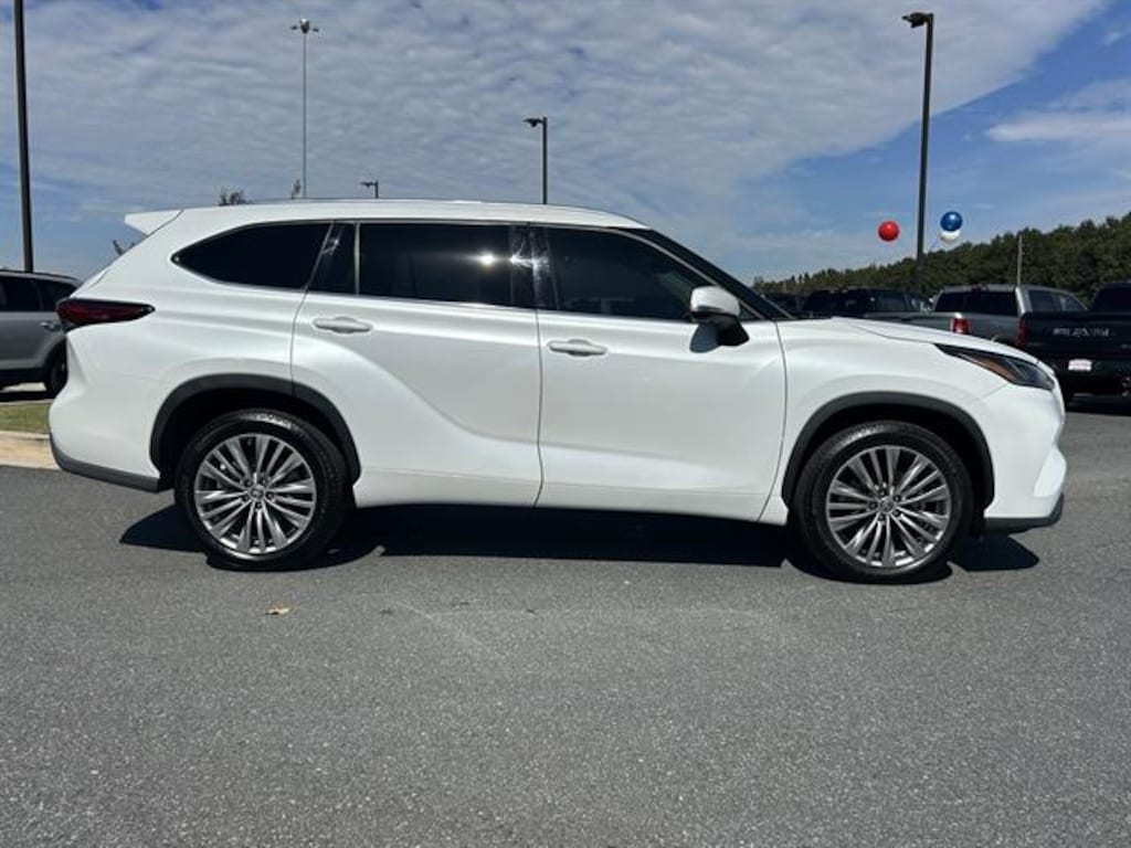 Used 2023 Toyota Highlander Platinum