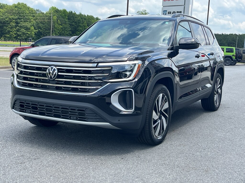 2025 Volkswagen Atlas SE Technology photo 4