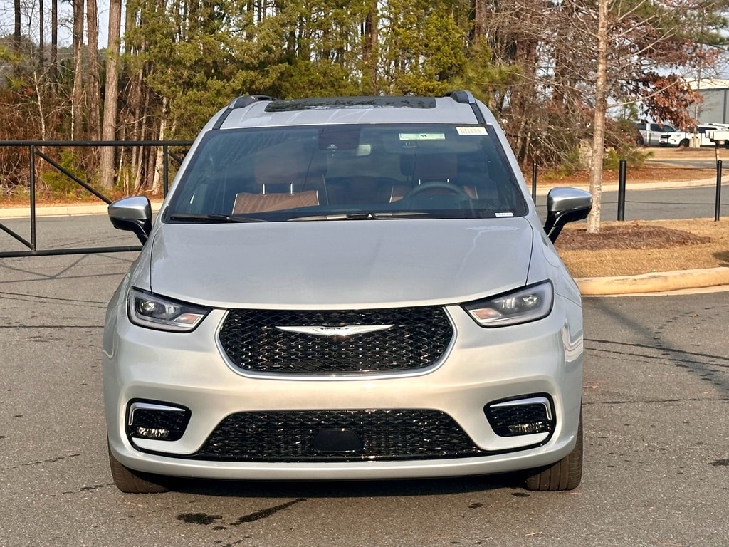 New 2026 Chrysler Pacifica PINNACLE Passenger Van