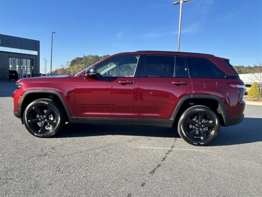 New 2025 Jeep Grand Cherokee ALTITUDE X 4X2 Sport Utility