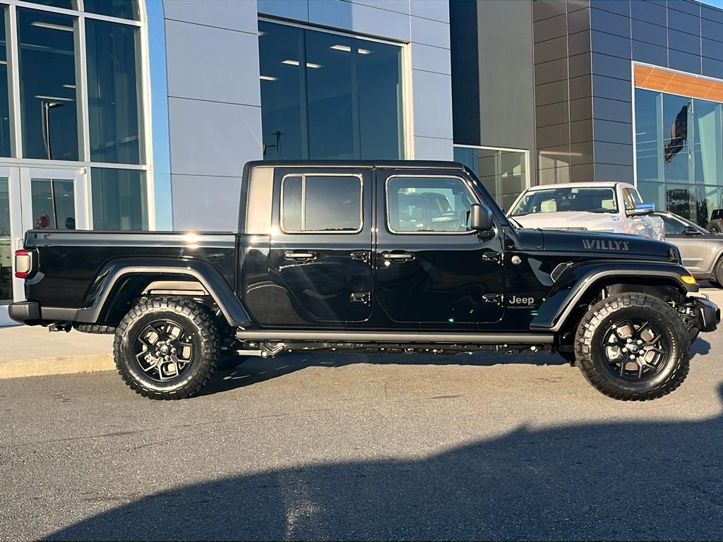 2025 Jeep Gladiator Willys - Photo 2