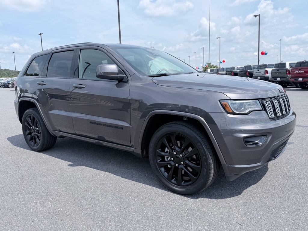 Used 2021 Jeep Grand Cherokee Laredo X Sport Utility