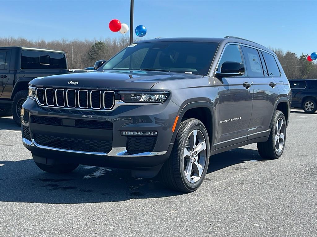 2025 Jeep Grand Cherokee L photo 2