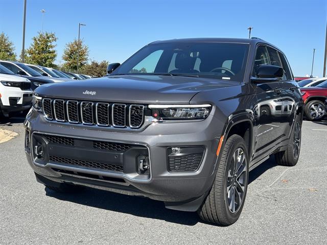 2025 Jeep Grand Cherokee Overland's photo