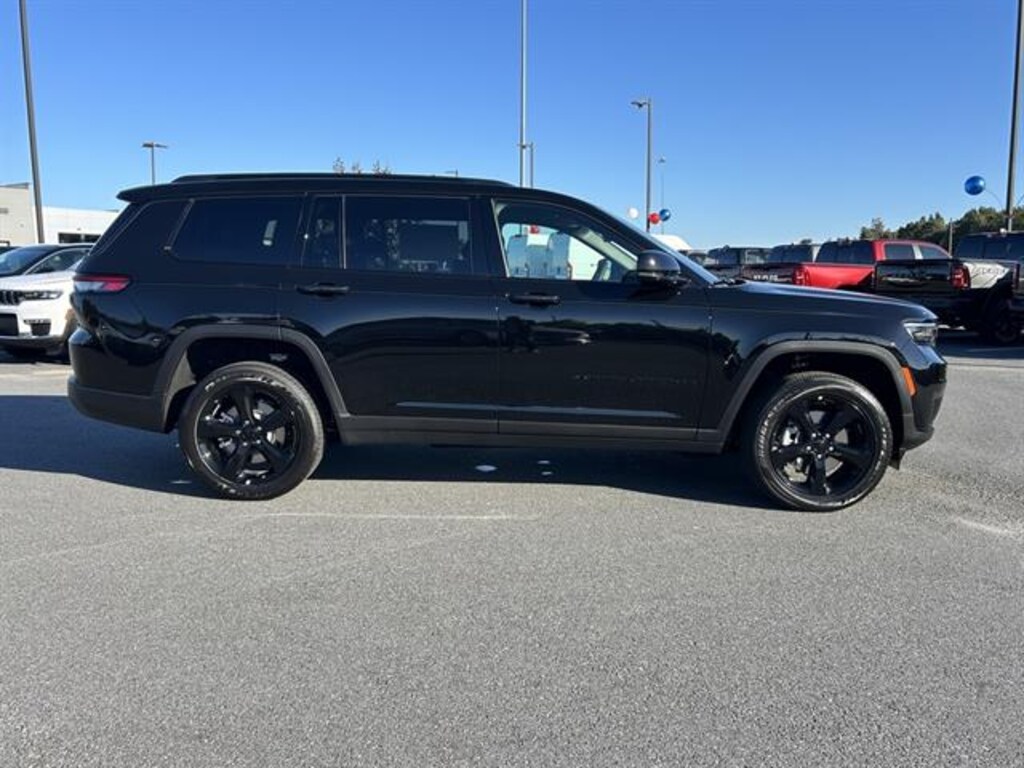 New 2025 Jeep Grand Cherokee L ALTITUDE X 4X2 Sport Utility