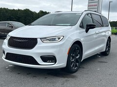 2026 Chrysler Pacifica LIMITED Passenger Van