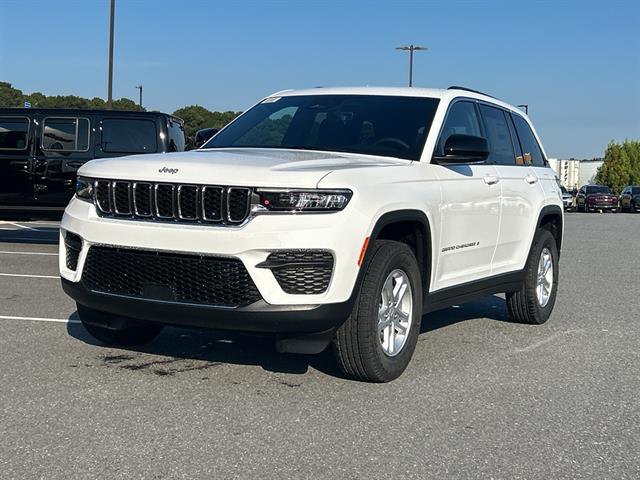 2025 Jeep Grand Cherokee Laredo's photo