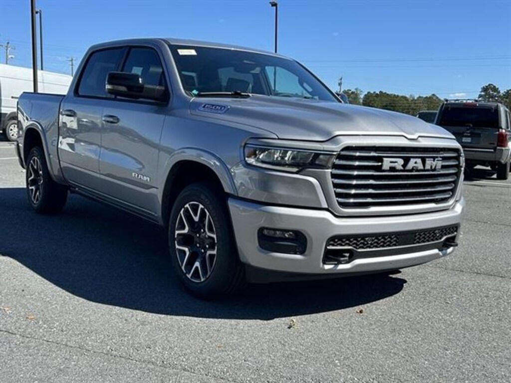 New 2026 Ram 1500 LARAMIE CREW CAB 4X4 5'7 BOX Pickup