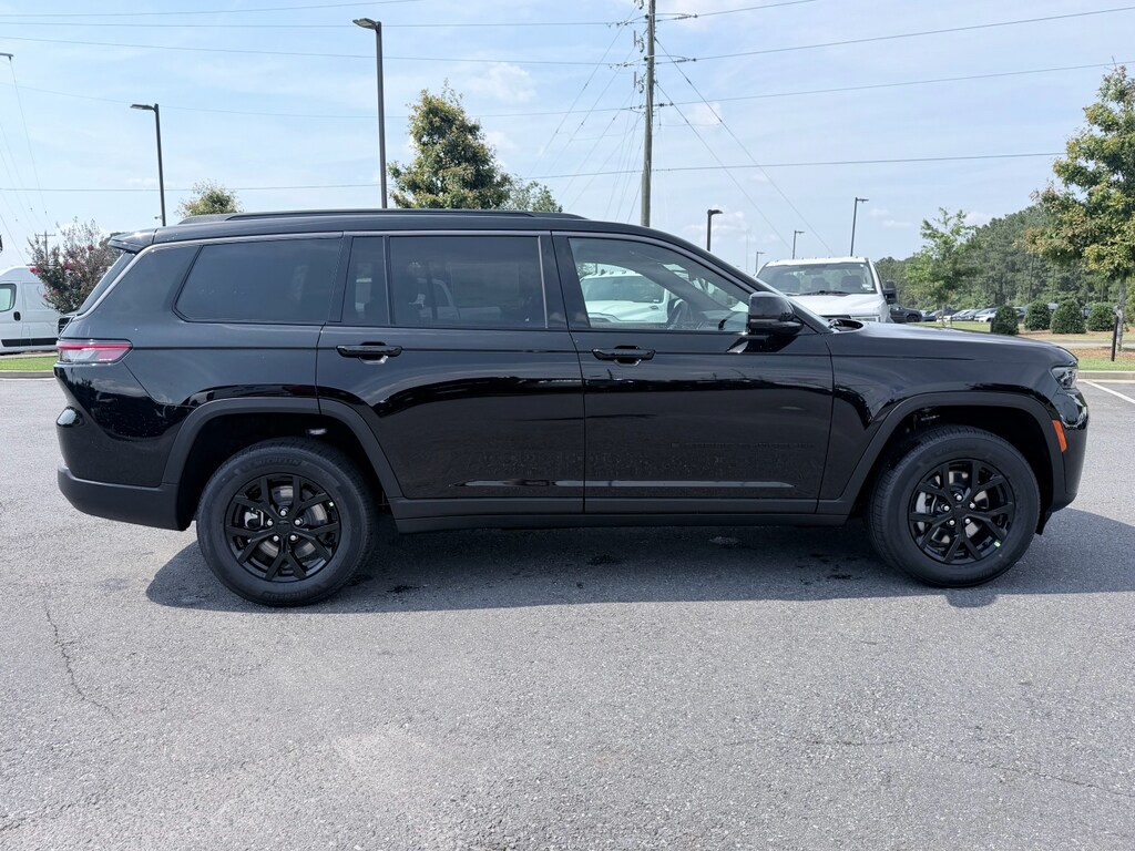 New 2026 Jeep Grand Cherokee L LAREDO ALTITUDE 4X2 Sport Utility