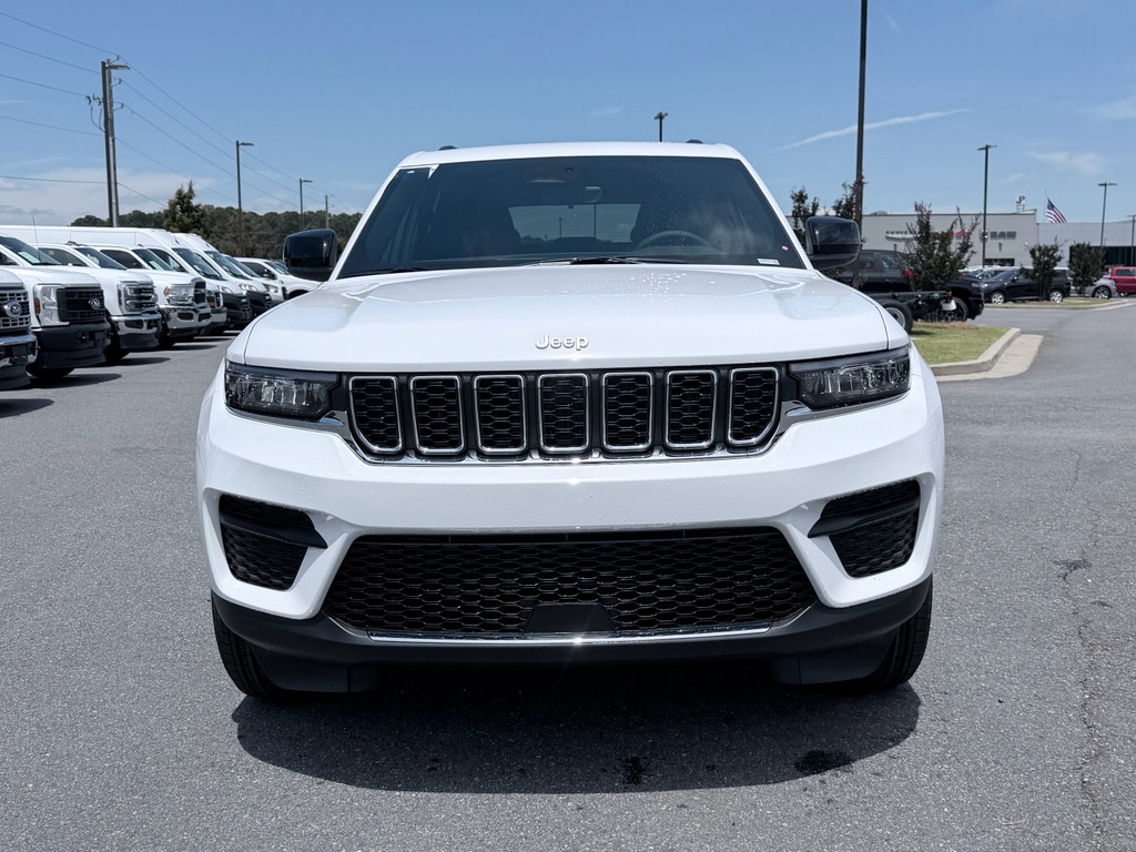New 2026 Jeep Grand Cherokee LAREDO 4X2 Sport Utility