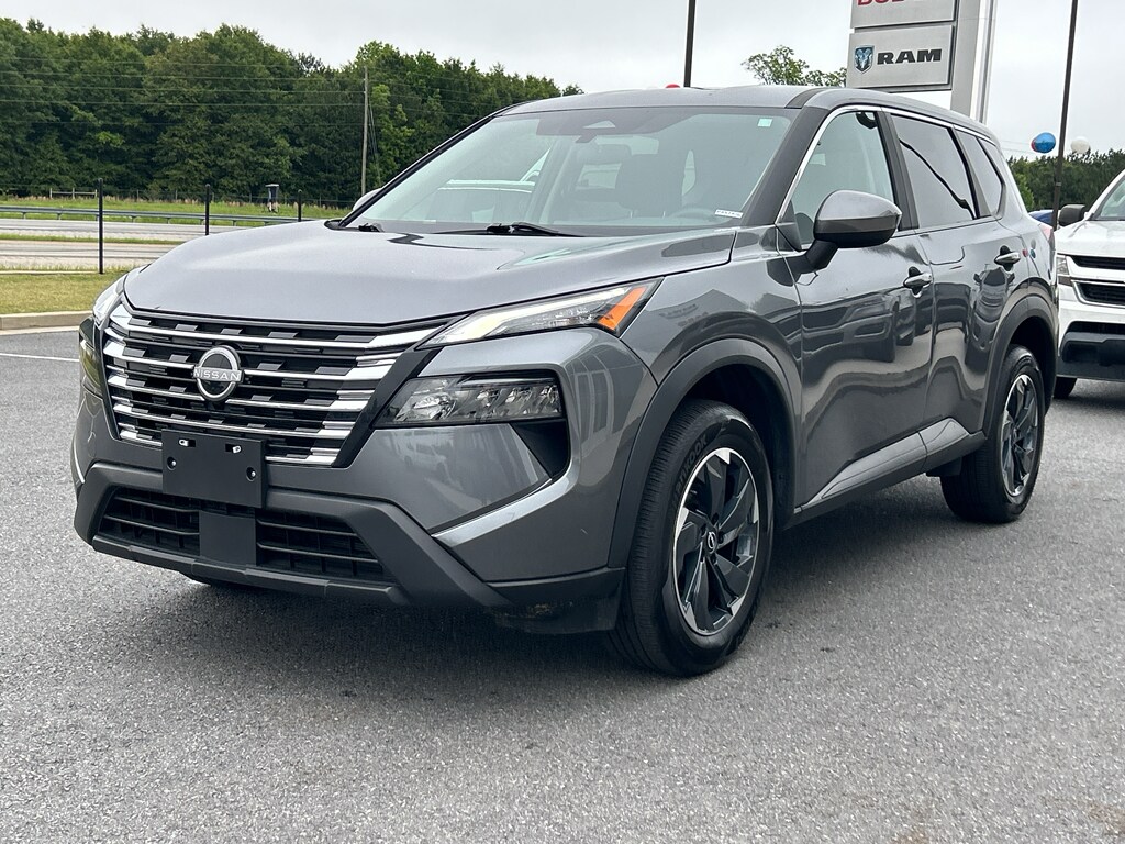 2024 Nissan Rogue SV photo 4
